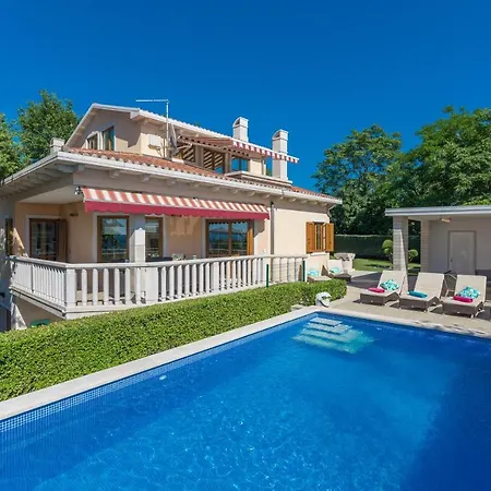 Willa Rosa Labin (Istria)