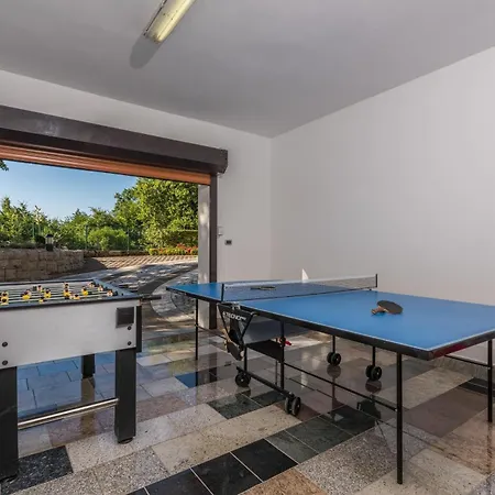 Rosa فيلة لابين